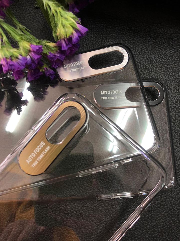 Ốp Lưng iPhone Xs Max Cứng Trong Suốt Bảo Vệ Camera Hiệu Likgus được tráng phủ lớp nano chống ố vàng và hạn chế xước rất hiệu quả nên bạn có thể yên tâm sử dụng, khả năng bảo vệ camera rất tốt.